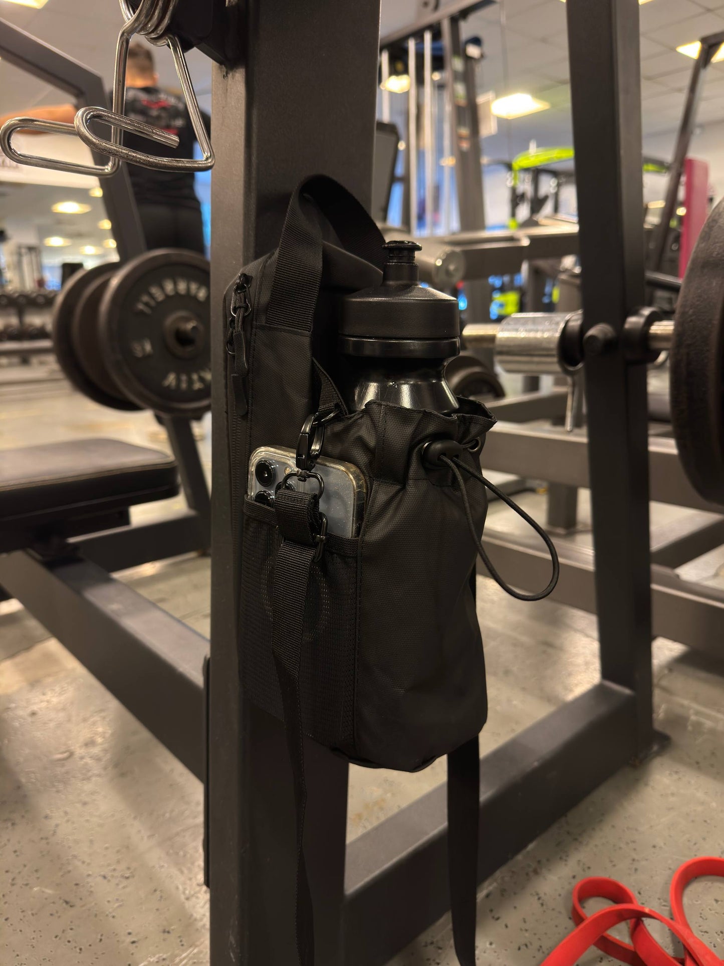 Powerful magnetic water bottle bag